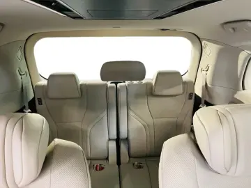 Lexus LM 350h Executive E-Four   360 PANO • MARK LEVINSON