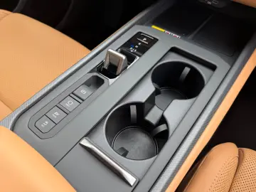 Lexus ES 300h e-FOUR Executive MY26  MARK LEVINSON
