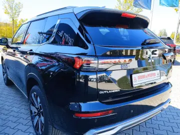 Mitsubishi Outlander PHEV TOP   306 CP PANO • 360  • HUD
