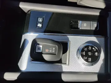 Mitsubishi Outlander PHEV TOP   306 CP PANO • 360  • HUD