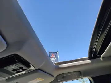 Mitsubishi Outlander PHEV TOP   306 CP PANO • 360  • HUD