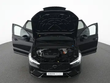 VOLVO XC60 T8 AWD Ultra Black Edition AHK FOUR-C 360
