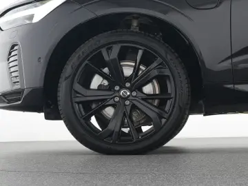 VOLVO XC60 T8 AWD Ultra Black Edition AHK FOUR-C 360