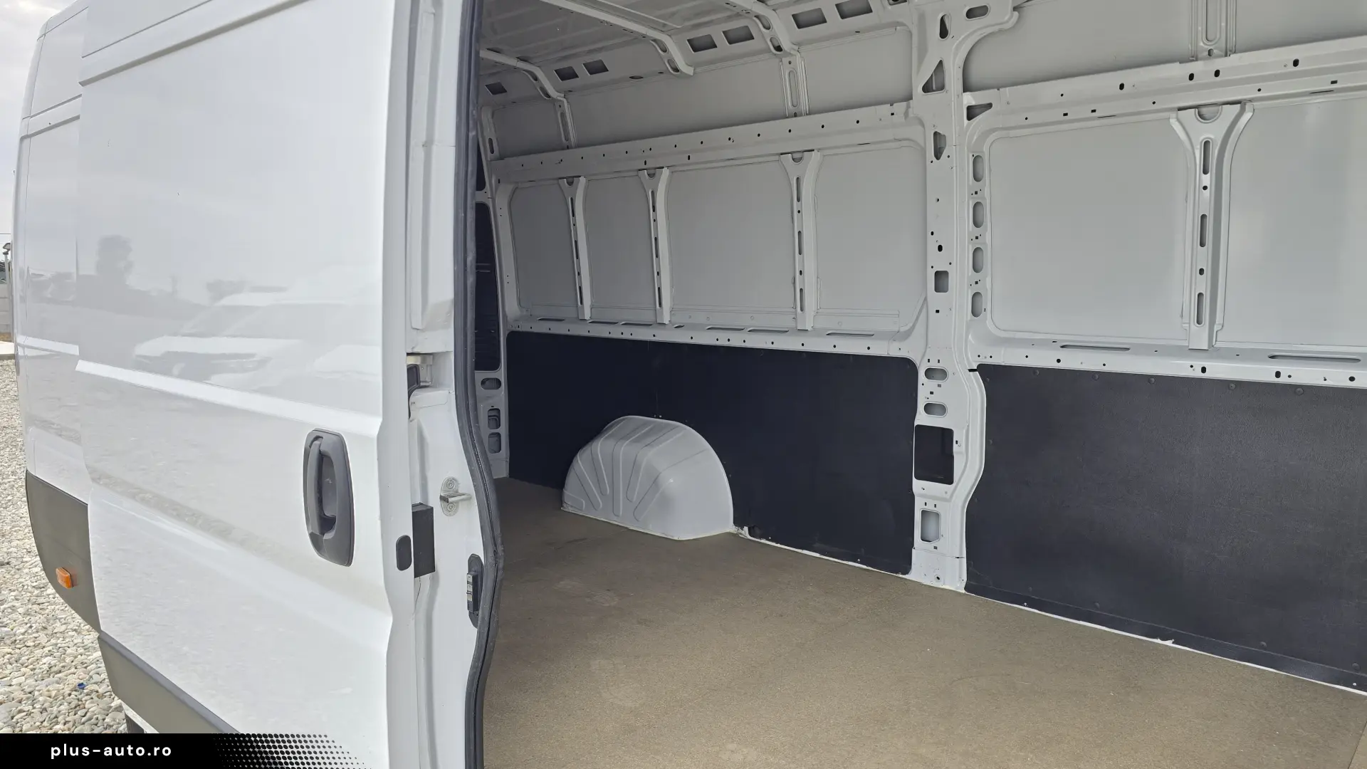 2021 Peugeot Boxer L4H2 Long