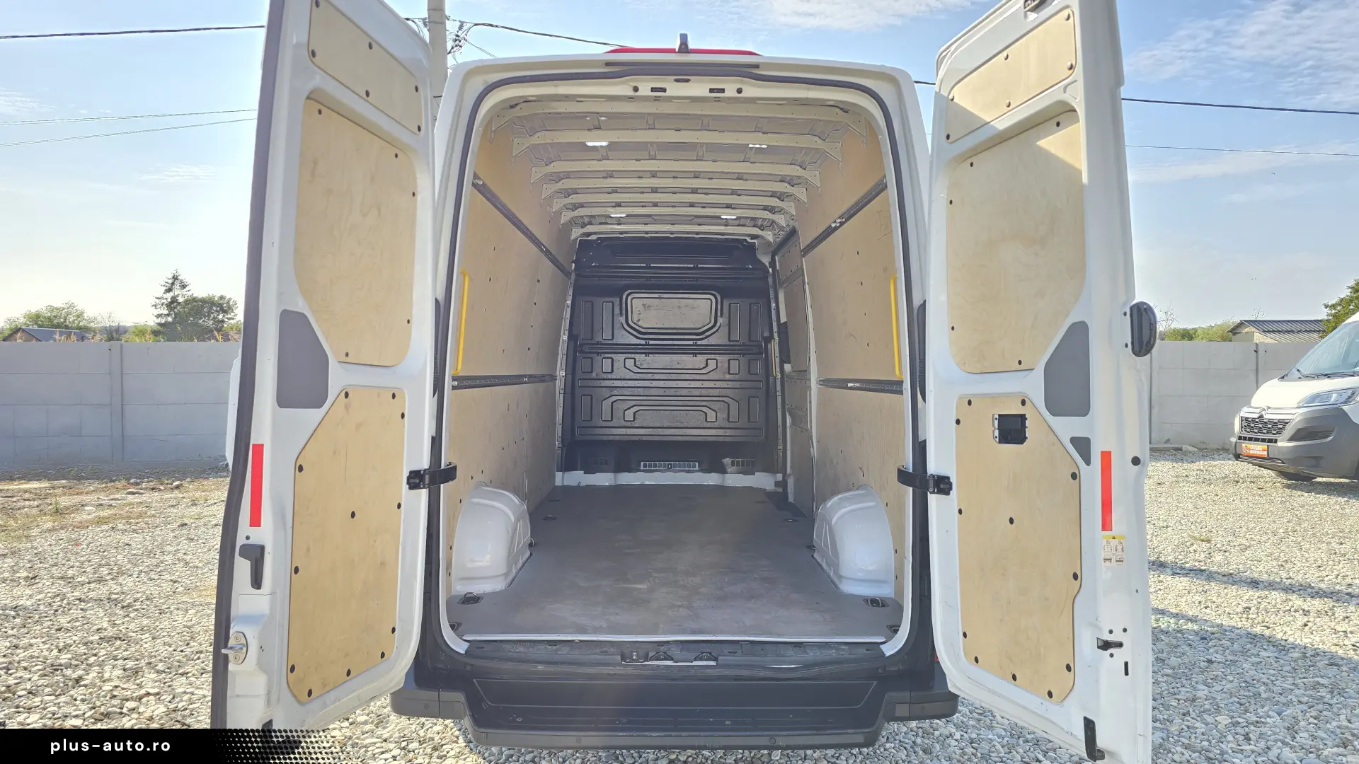 2022 Volkswagen New Crafter L4H3 Long