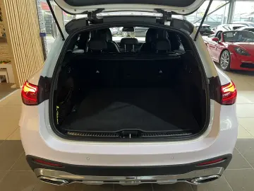 Mercedes-Benz GLC 220 AMG Line ACC MBUX LED Leder Ambient