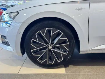 Skoda Superb L&K Leder Memory R.Cam Navi AHK ACC LED