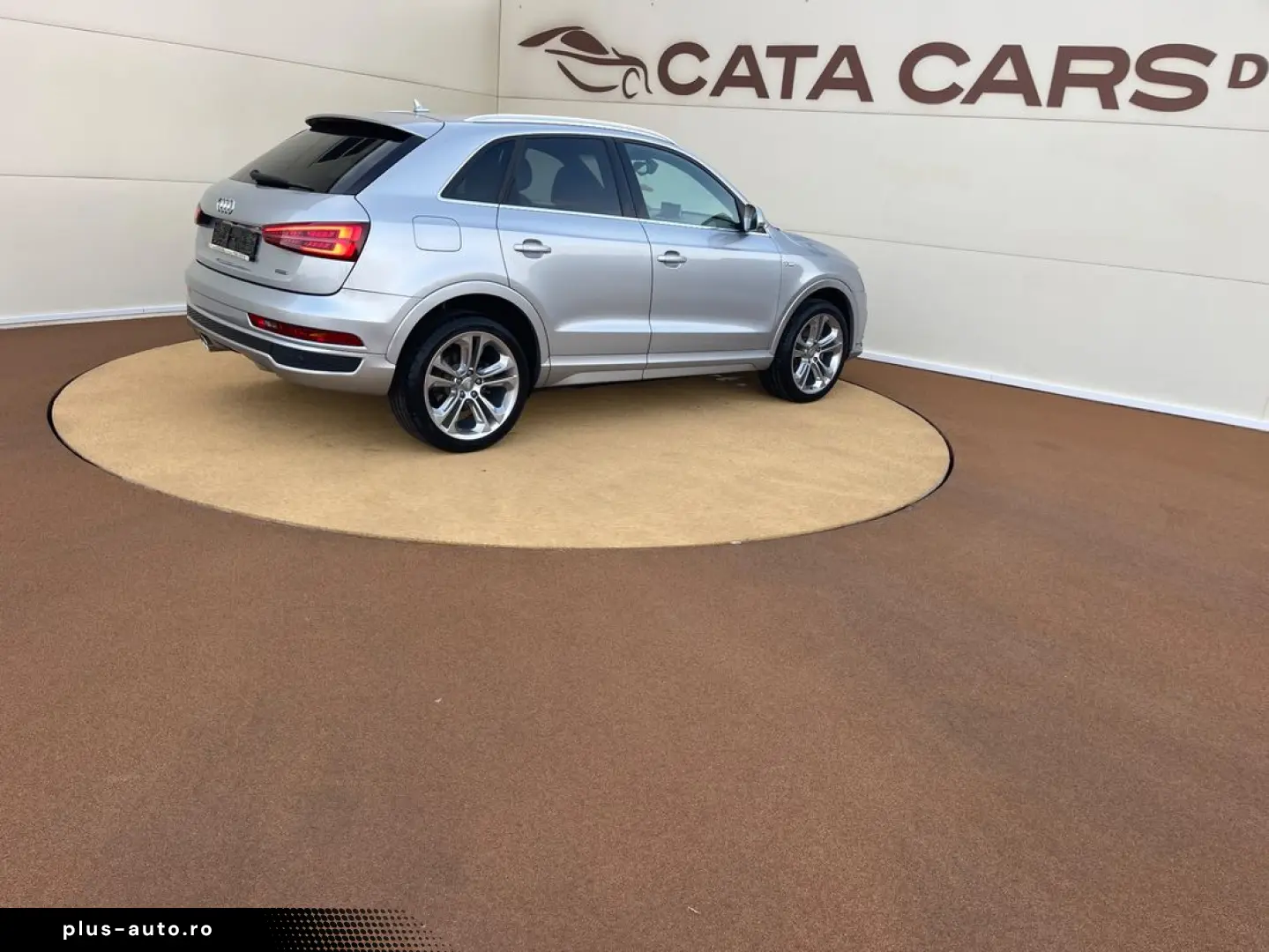 Audi Q3 2.0TDI  184CP  SLINE  Quattro  LED  Camera  Piele  K