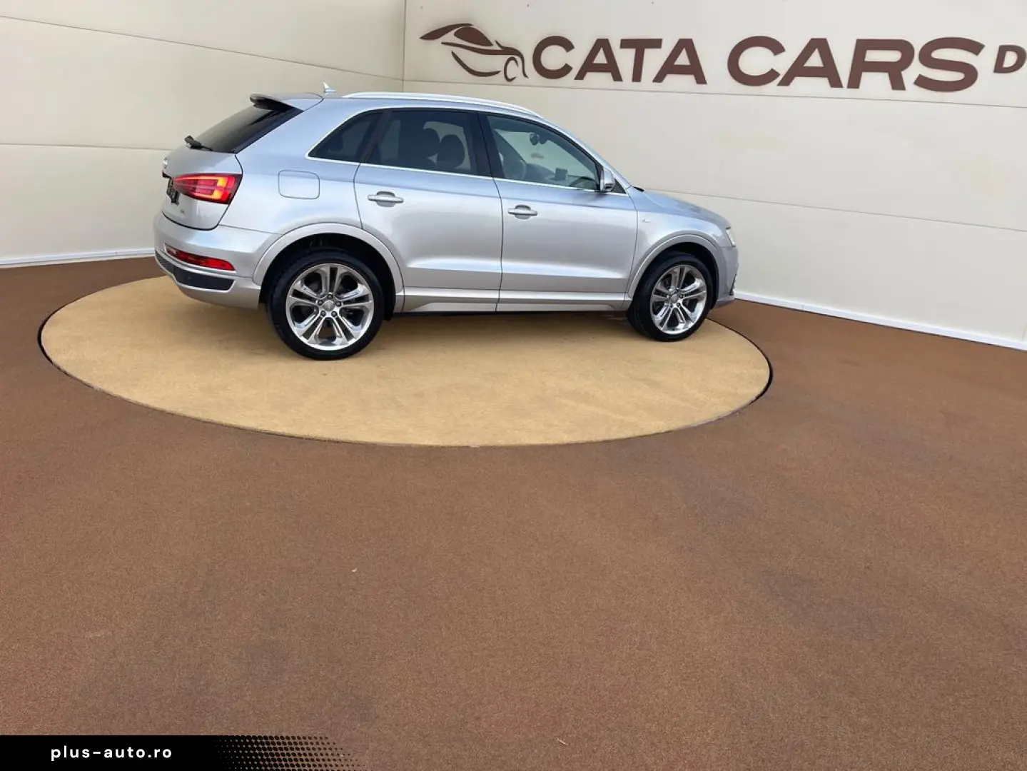 Audi Q3 2.0TDI  184CP  SLINE  Quattro  LED  Camera  Piele  K