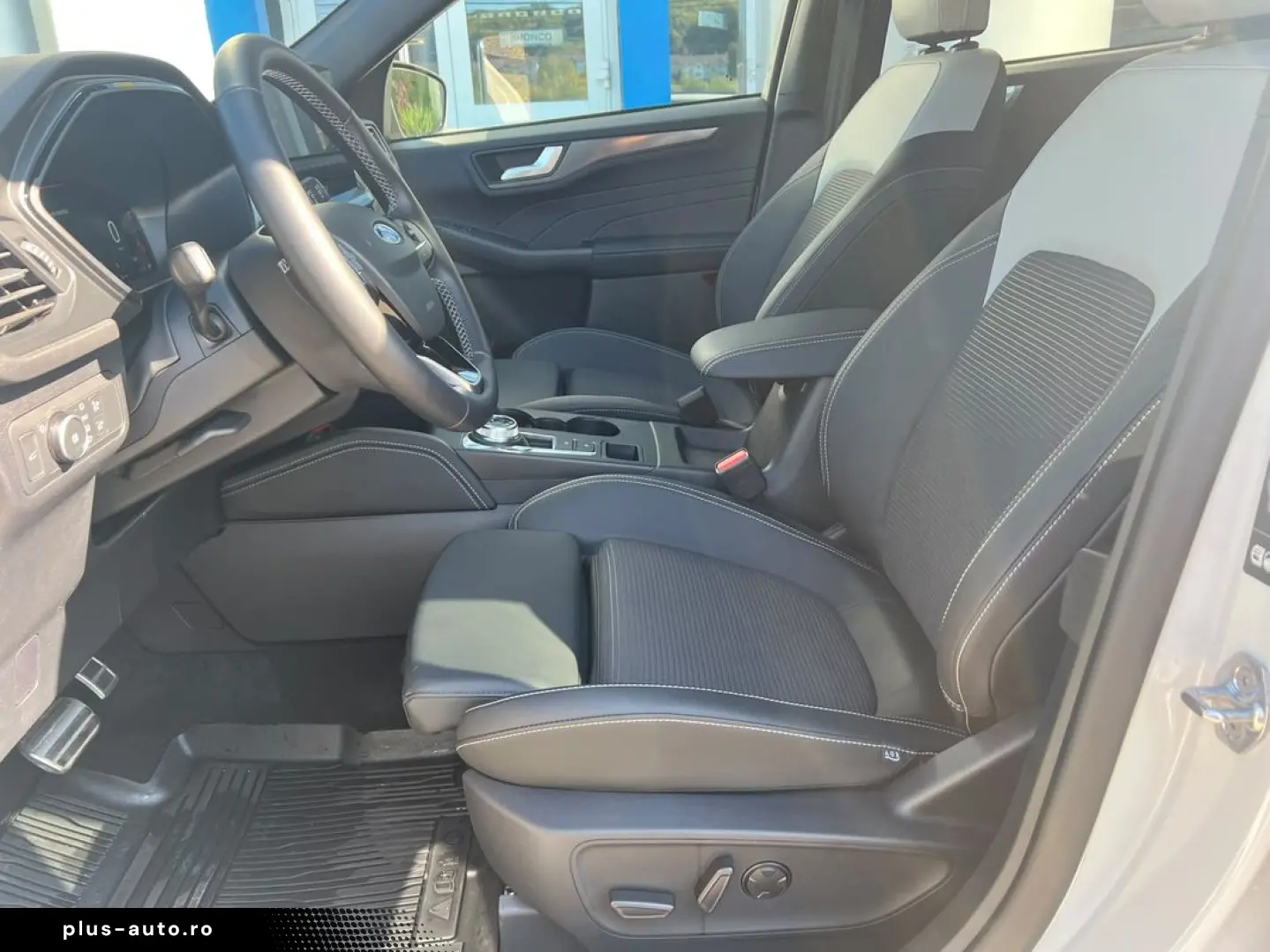 Ford Kuga MCA 5 usi Sound Edition 1.5l Dragon 186 CP A8