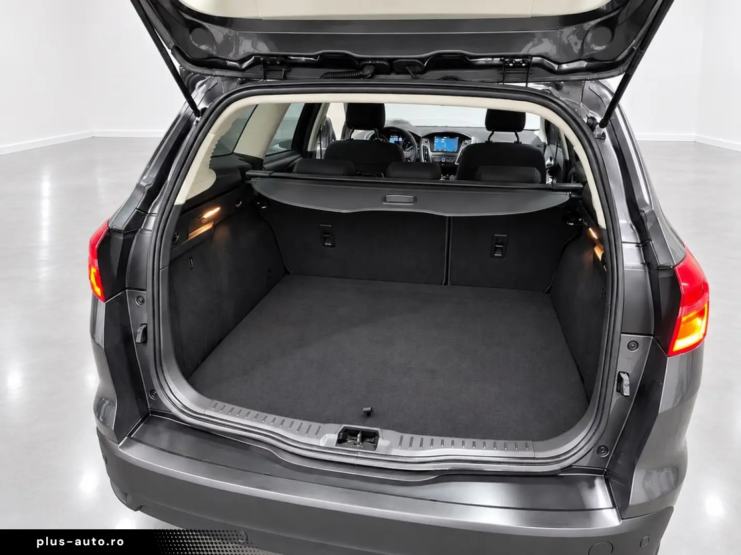 Ford Focus 2017 E6 “Model Titanium”