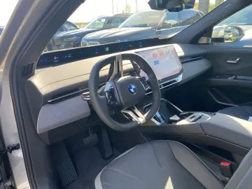 BMW iX3 40_HK_Park_Assist