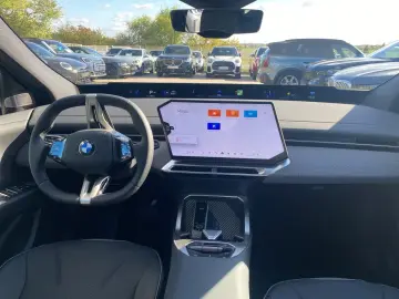 BMW iX3 40_HK_Park_Assist