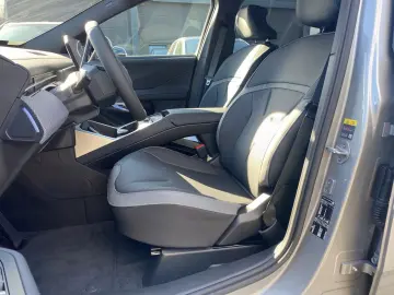 BMW iX3 40_HK_Park_Assist