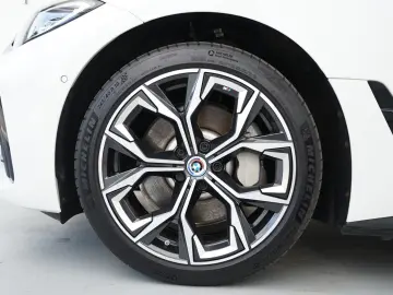 BMW i4 eDrive 35 Gran Coupé (Navi LED AHK HUD ACC)