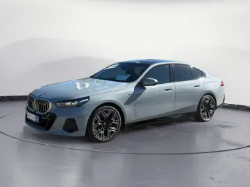BMW i5 eDrive40 Navi Tempom.aktiv Panoramadach Komfo