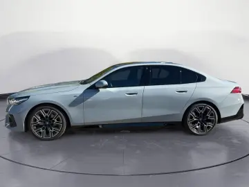 BMW i5 eDrive40 Navi Tempom.aktiv Panoramadach Komfo