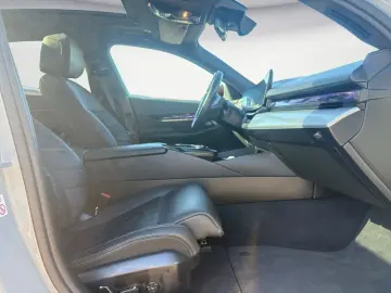BMW i5 eDrive40 Navi Tempom.aktiv Panoramadach Komfo