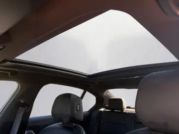 BMW i5 eDrive40 Navi Tempom.aktiv Panoramadach Komfo
