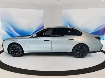 BMW 740d xDrive M Sport_TV_360_HUD_Masaj_Încalzire_Aux