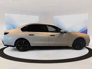 BMW 740d xDrive M Sport_TV_360_HUD_Masaj_Încalzire_Aux