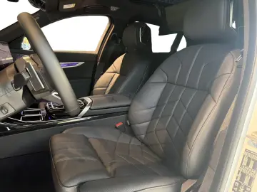BMW 740d xDrive M Sport_TV_360_HUD_Masaj_Încalzire_Aux