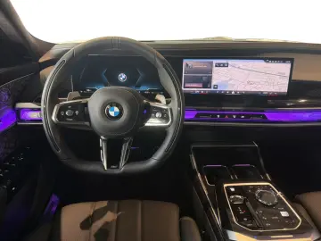BMW 740d xDrive M Sport_TV_360_HUD_Masaj_Încalzire_Aux