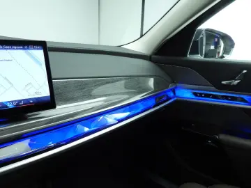 BMW i7 xDrive60 106 kWh   LED   HUD   Active cruise
