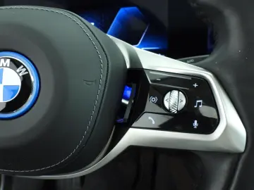 BMW i7 xDrive60 106 kWh   LED   HUD   Active cruise