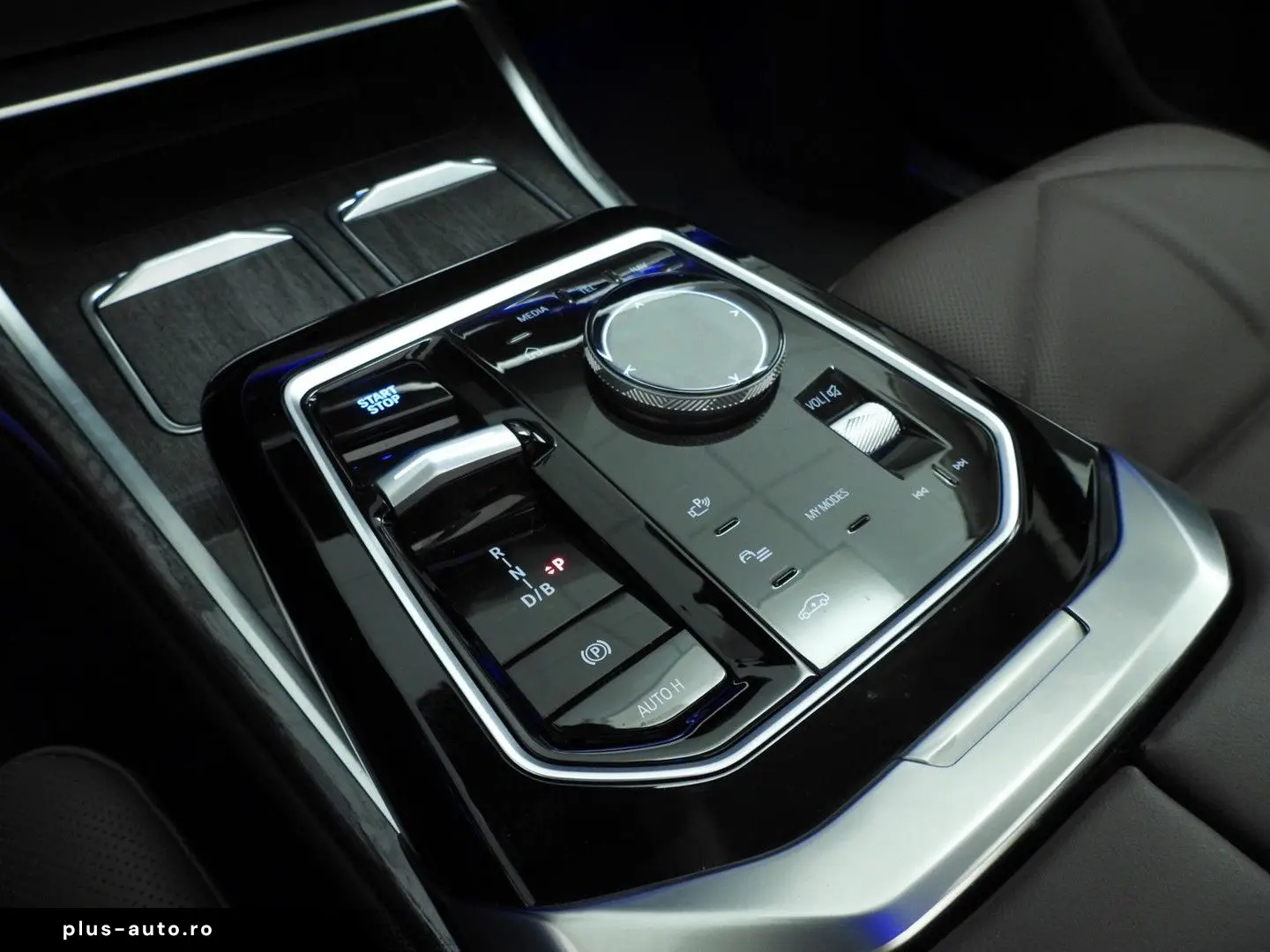BMW i7 xDrive60 106 kWh   LED   HUD   Active cruise