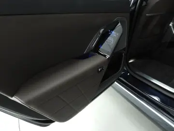 BMW i7 xDrive60 106 kWh   LED   HUD   Active cruise