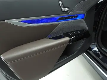 BMW i7 xDrive60 106 kWh   LED   HUD   Active cruise