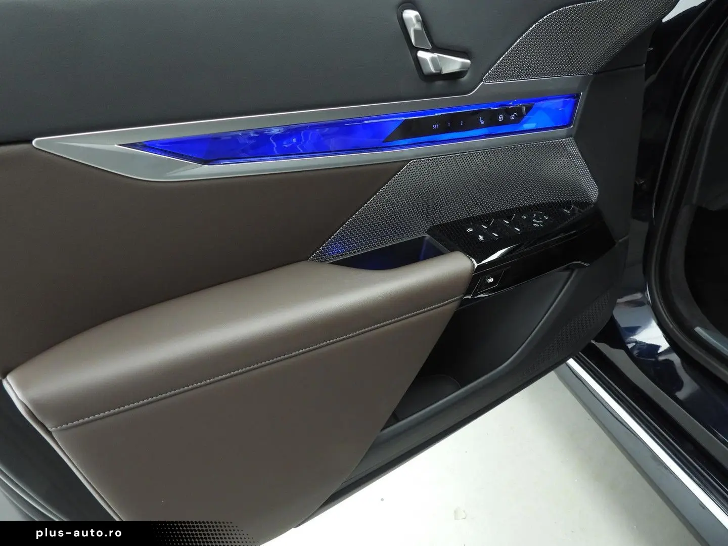 BMW i7 xDrive60 106 kWh   LED   HUD   Active cruise