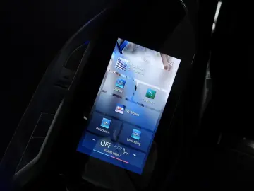 BMW i7 xDrive60 106 kWh   LED   HUD   Active cruise