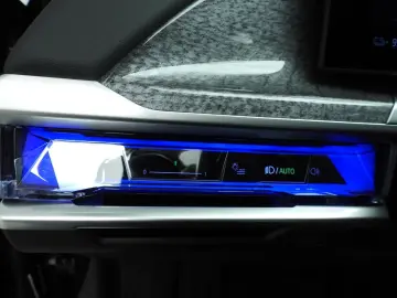 BMW i7 xDrive60 106 kWh   LED   HUD   Active cruise