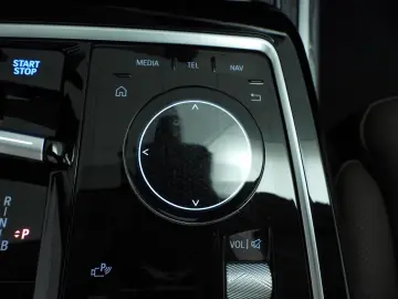 BMW i7 xDrive60 106 kWh   LED   HUD   Active cruise