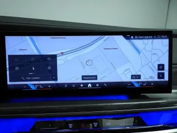 BMW i7 xDrive60 106 kWh   LED   HUD   Active cruise