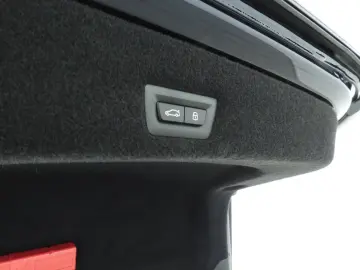 BMW i7 xDrive60 106 kWh   LED   HUD   Active cruise