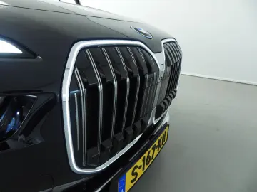 BMW i7 xDrive60 106 kWh   LED   HUD   Active cruise