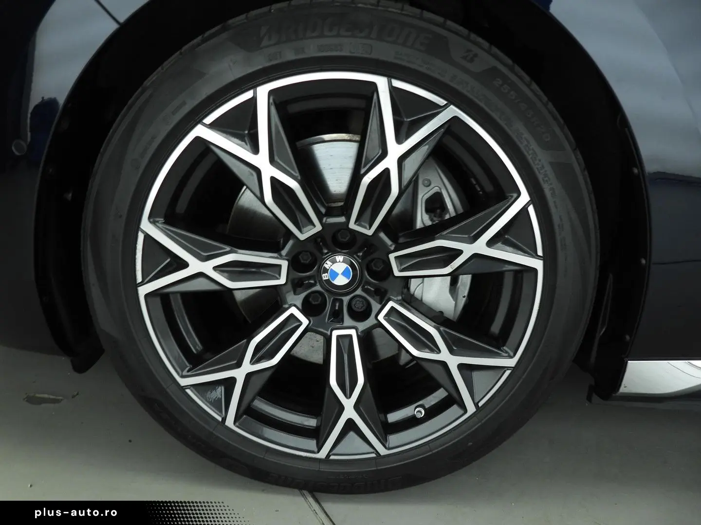 BMW i7 xDrive60 106 kWh   LED   HUD   Active cruise