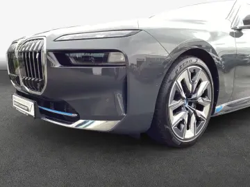 BMW i7xDrive60 Design Pure Excellence AHK  Pano