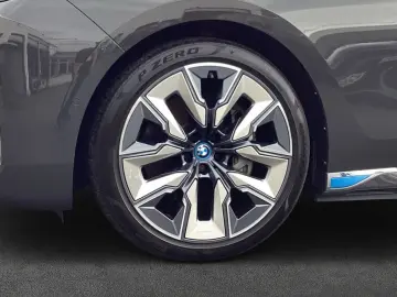 BMW i7xDrive60 Design Pure Excellence AHK  Pano