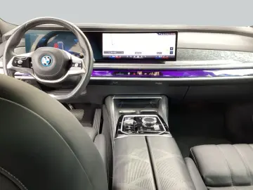 BMW i7xDrive60 Design Pure Excellence AHK  Pano