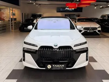 BMW i7 xD 60 M Sport PanoSKY Aut-Türen TheatreScreen