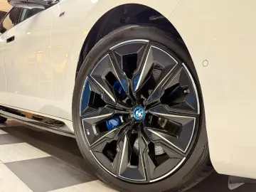 BMW i7 xD 60 M Sport PanoSKY Aut-Türen TheatreScreen
