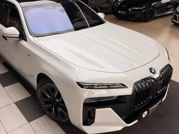 BMW i7 xD 60 M Sport PanoSKY Aut-Türen TheatreScreen