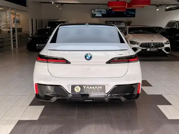 BMW i7 xD 60 M Sport PanoSKY Aut-Türen TheatreScreen