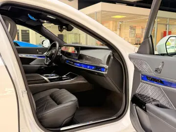 BMW i7 xD 60 M Sport PanoSKY Aut-Türen TheatreScreen