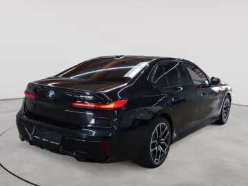 BMW i7 xDrive60 M Sport Pro AHK Sky Lounge