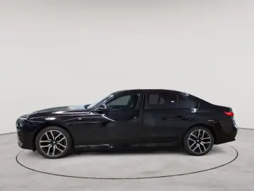 BMW i7 xDrive60 M Sport Pro AHK Sky Lounge